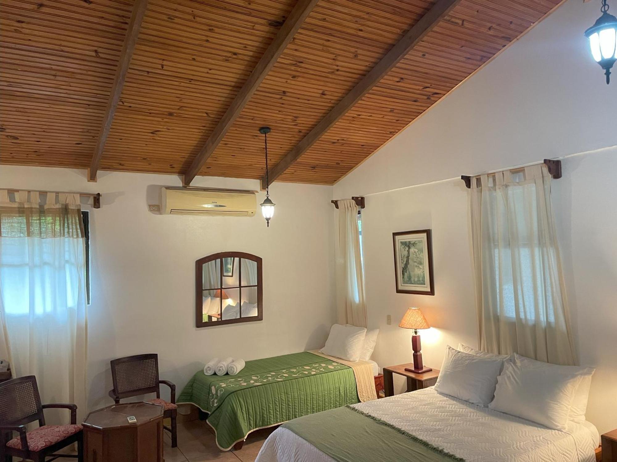 Cacao Río Celeste Hotel 2*