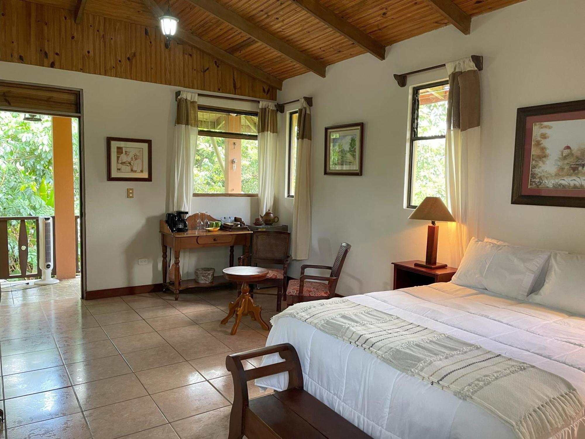 Hotel Cacao Río Celeste Bijagua